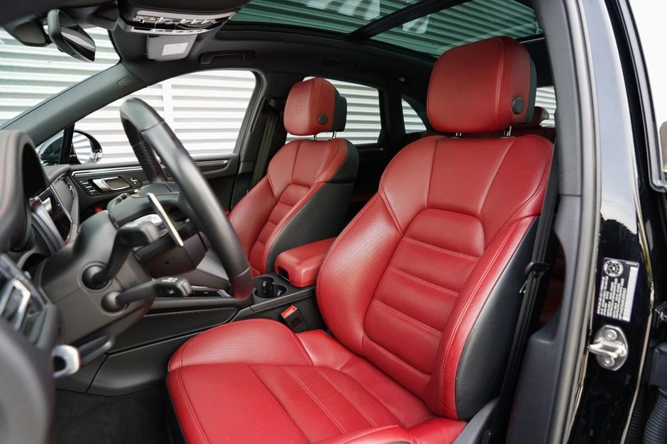 2024 Porsche Macan T - Image 7 of 16