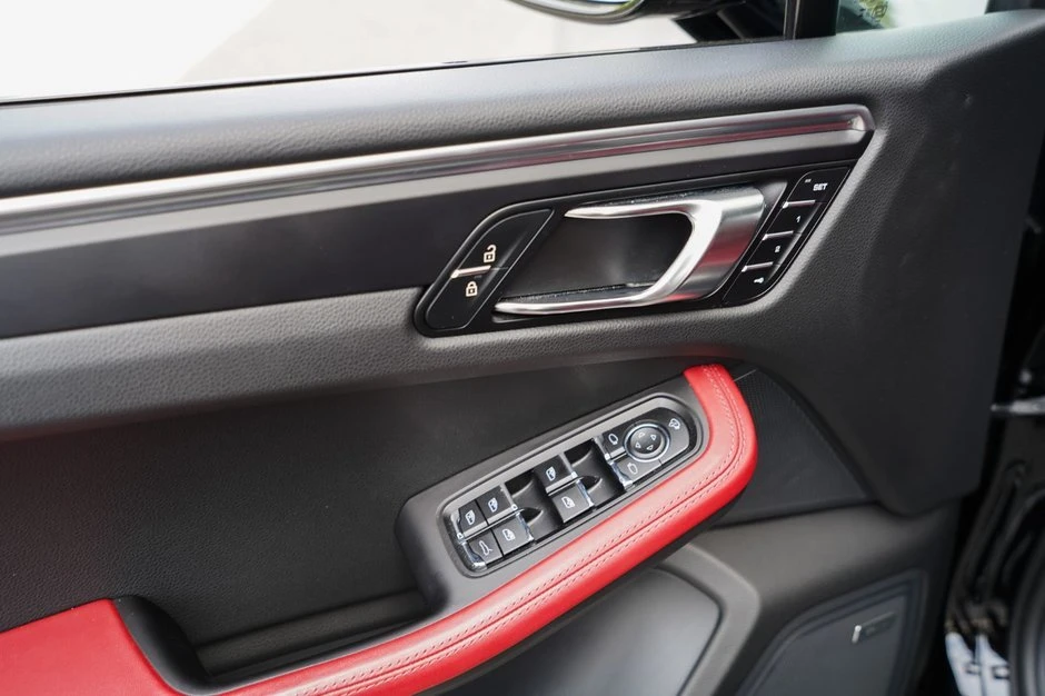 2024 Porsche Macan T - Image 13 of 16