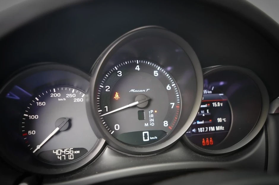 2024 Porsche Macan T - Image 16 of 16