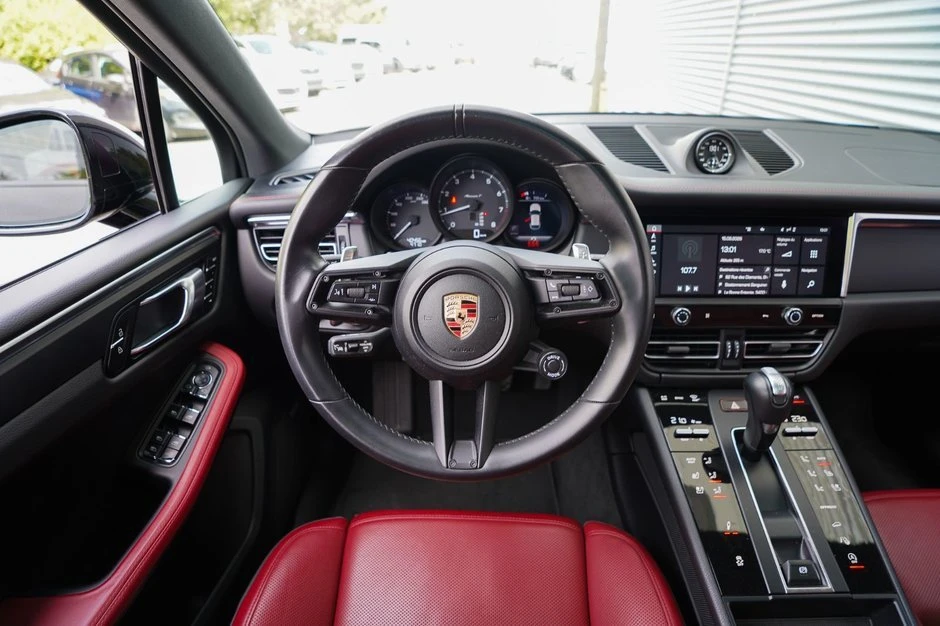 2024 Porsche Macan T - Image 10 of 16