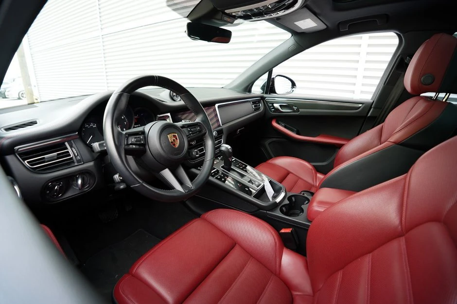 2024 Porsche Macan T - Image 9 of 16