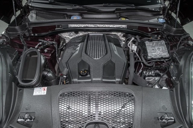 2024 Porsche Macan T - Image 21 of 21