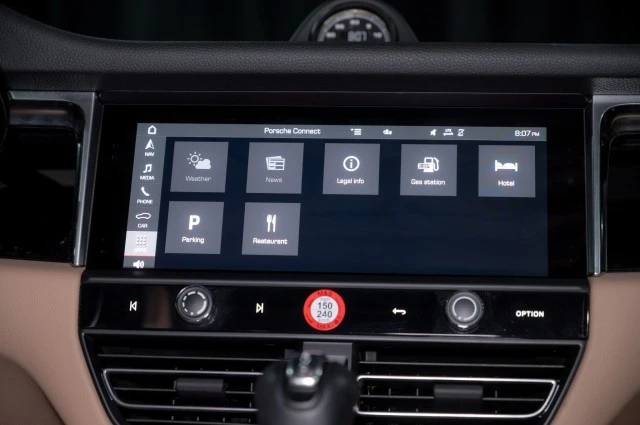2024 Porsche Macan T - Image 16 of 21