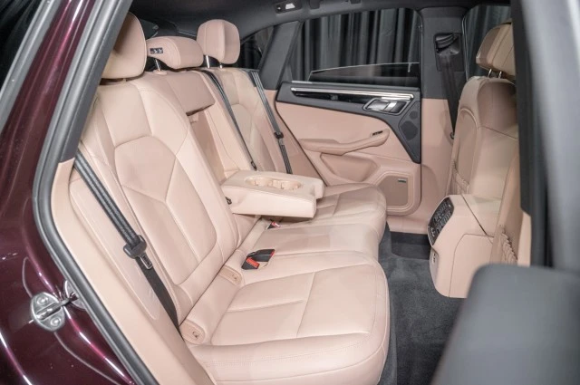 2024 Porsche Macan T - Image 13 of 21