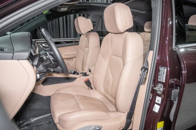 2024 Porsche Macan T - Image 11 of 21