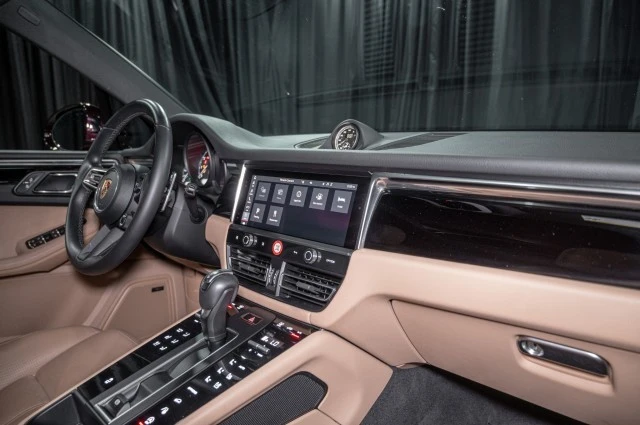 2024 Porsche Macan T - Image 15 of 21