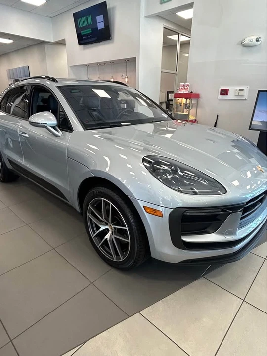 2024 Porsche Macan T - Image 11 of 12