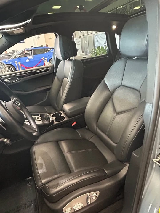 2024 Porsche Macan T - Image 4 of 12