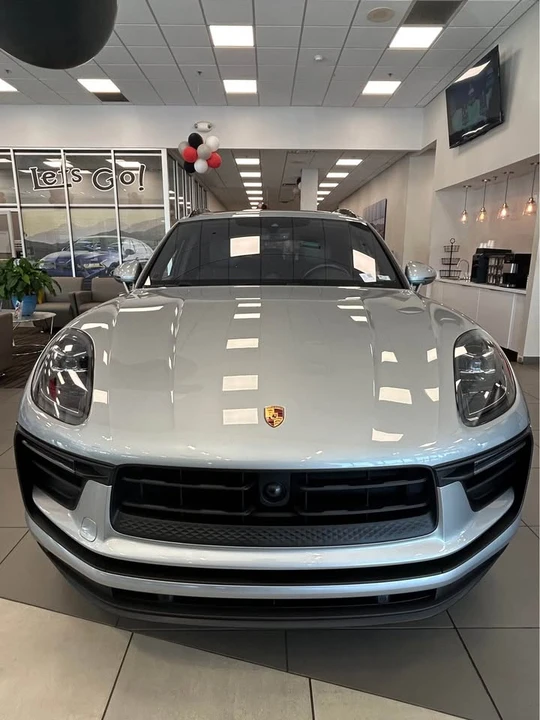 2024 Porsche Macan T - Image 8 of 12