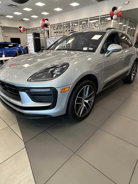 2024 Porsche Macan T - Image 9 of 12