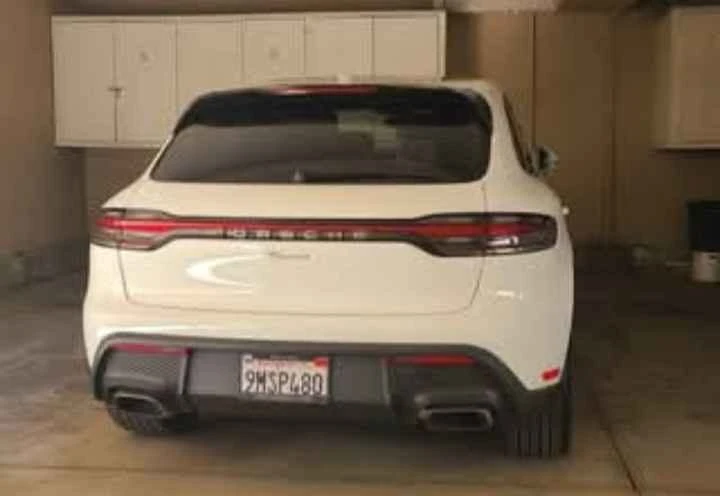 2024 Porsche Macan T - Image 7 of 12