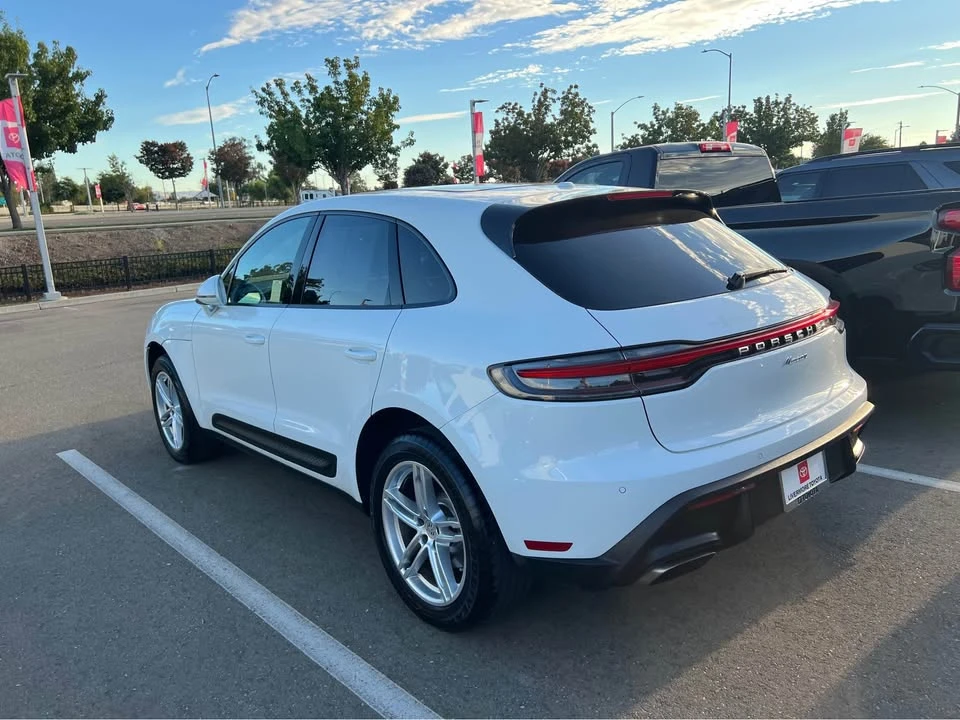 2024 Porsche Macan T - Image 5 of 6