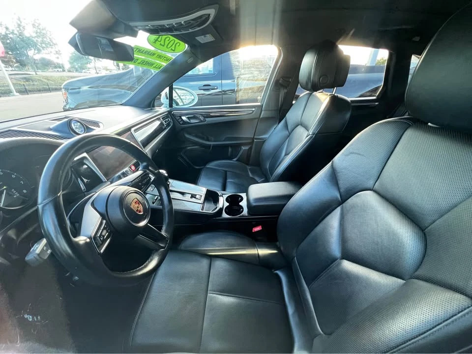 2024 Porsche Macan T - Image 6 of 6