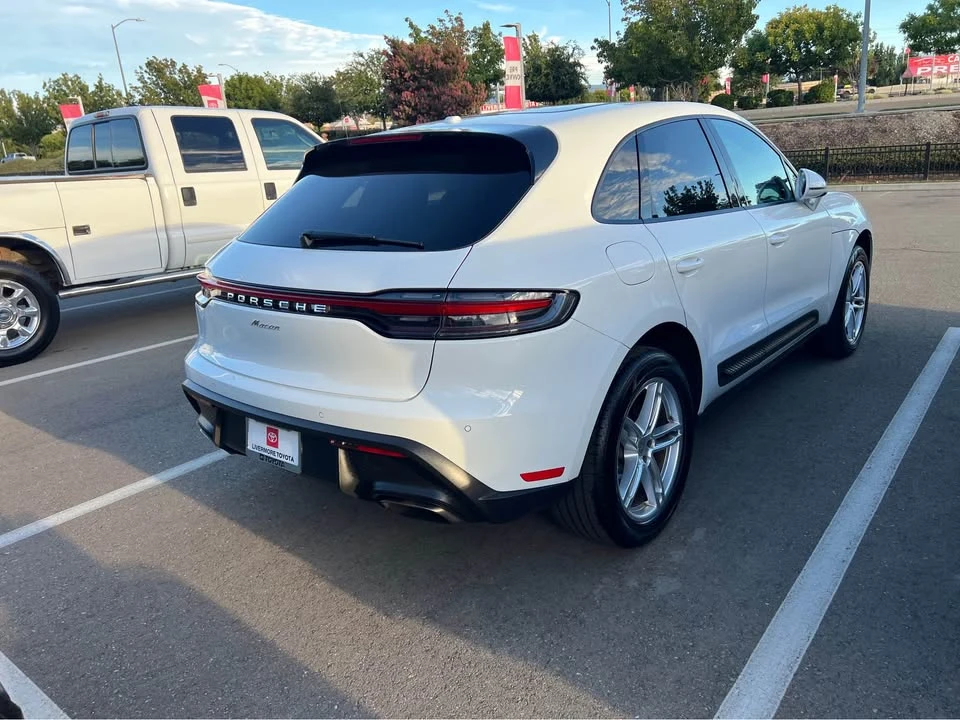 2024 Porsche Macan T - Image 4 of 6