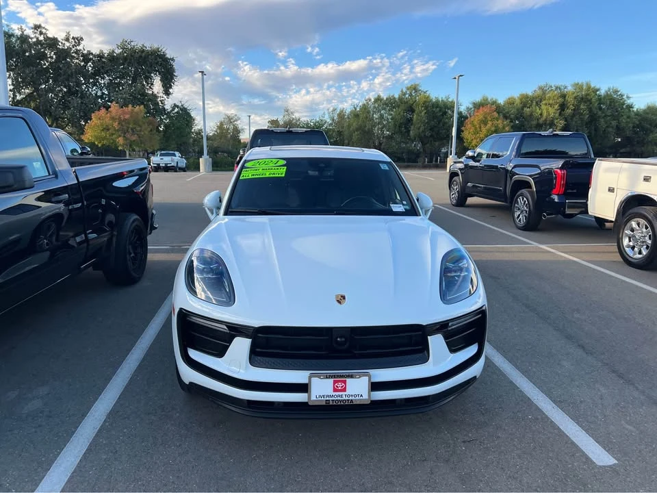 2024 Porsche Macan T - Image 2 of 6