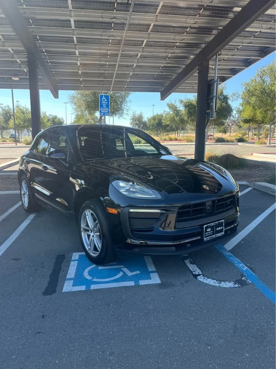 2024 Porsche Macan T - Image 6 of 19