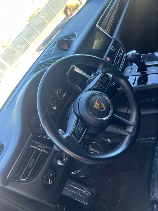 2024 Porsche Macan T - Image 18 of 19