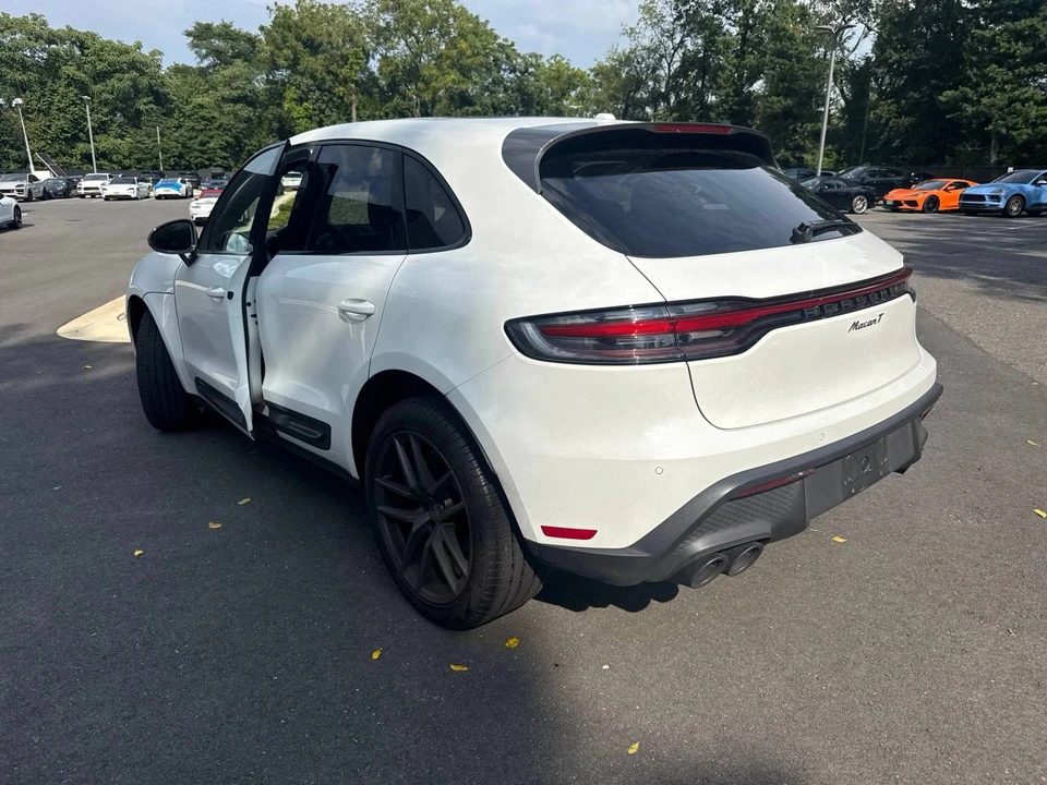 2024 Porsche Macan T - Image 4 of 4