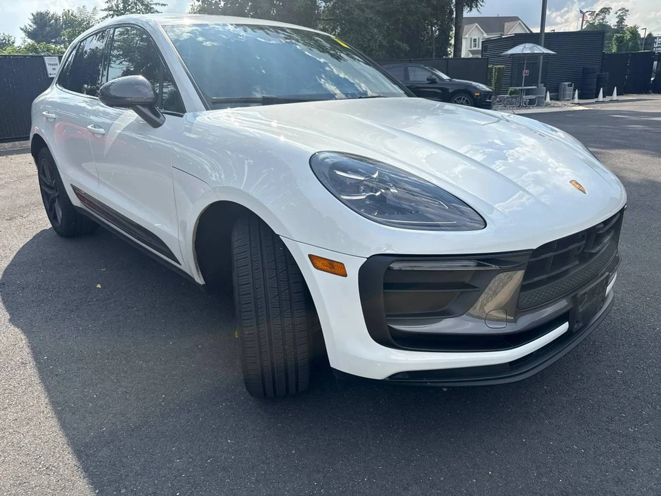 2024 Porsche Macan T - Image 2 of 4