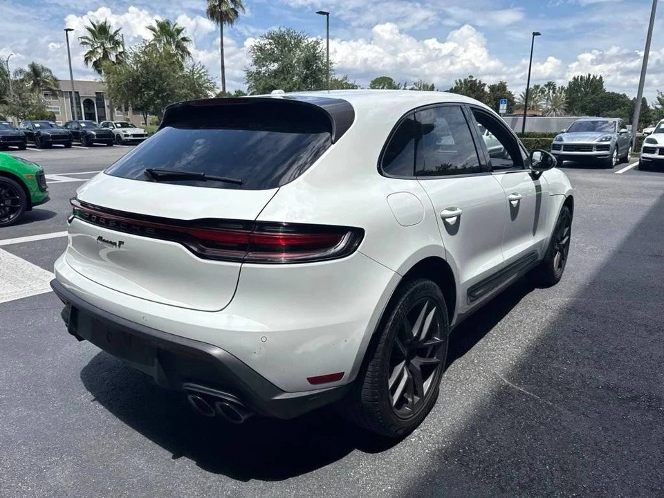 2024 Porsche Macan T - Image 4 of 4