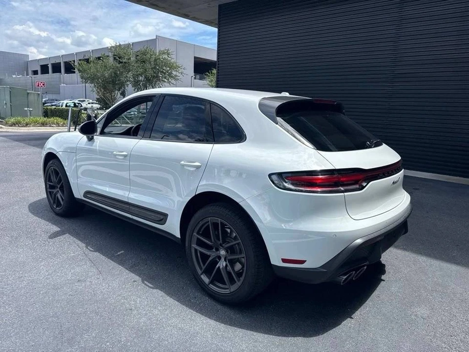 2024 Porsche Macan T - Image 3 of 4