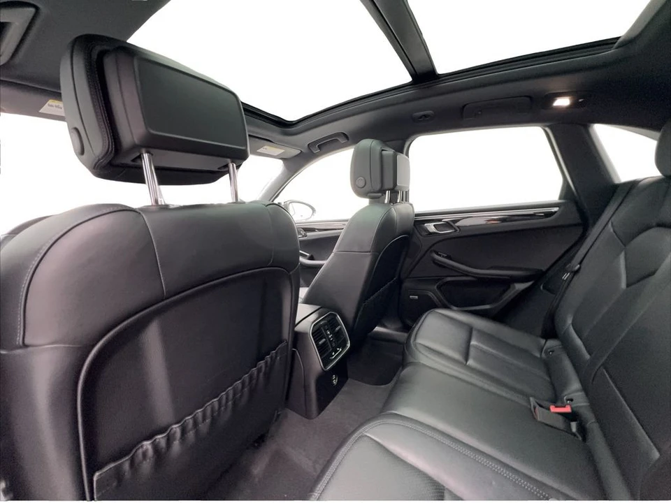 2024 Porsche - Image 25 of 31