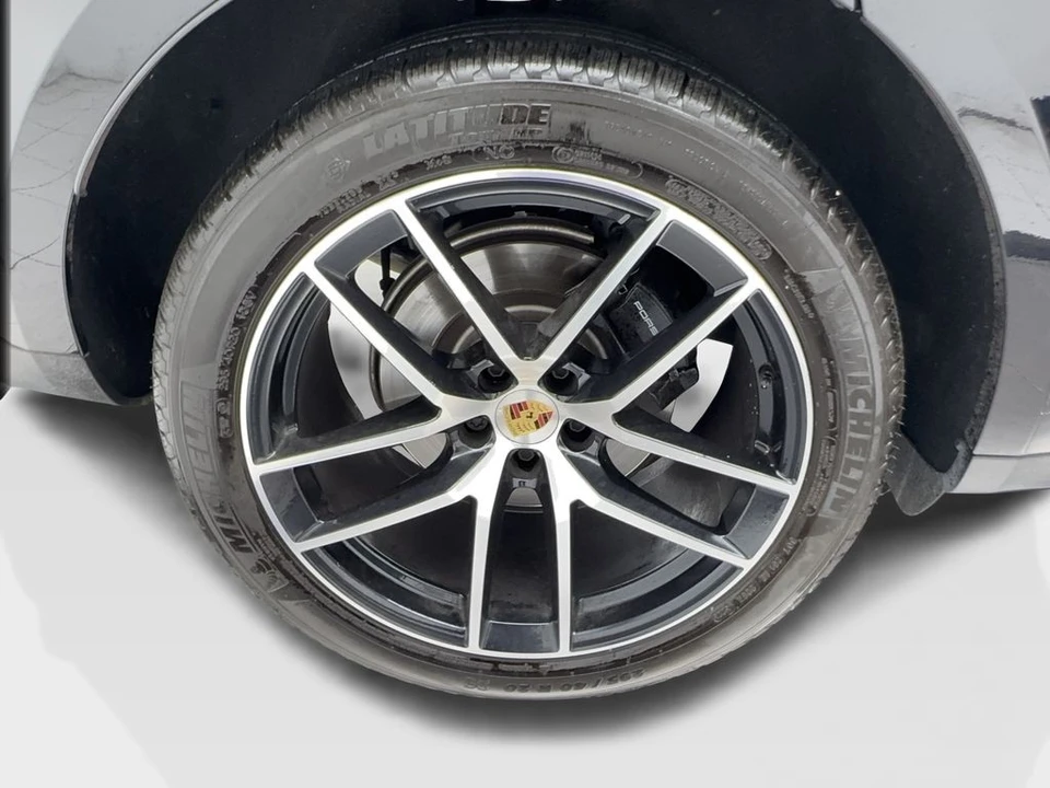 2024 Porsche - Image 14 of 31