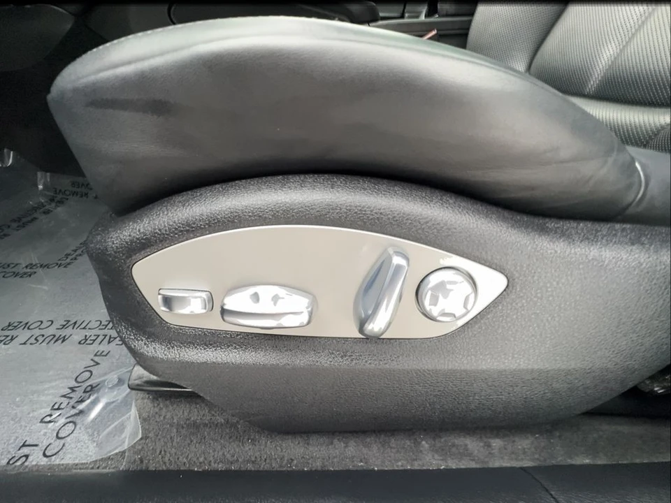 2024 Porsche Macan T - Image 21 of 31