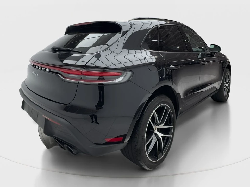 2024 Porsche Macan T - Image 7 of 31