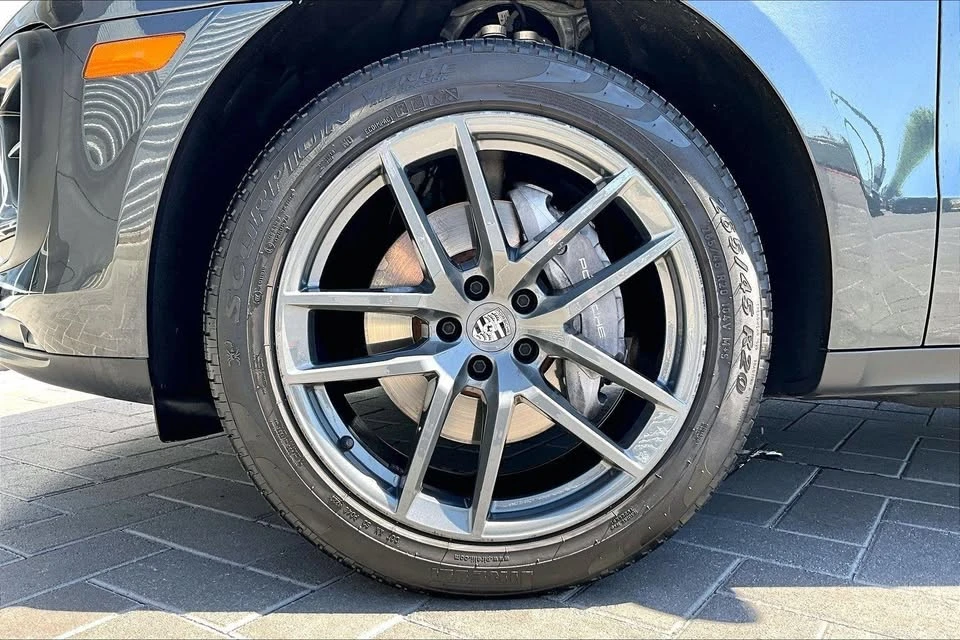 2024 Porsche Macan T - Image 8 of 15