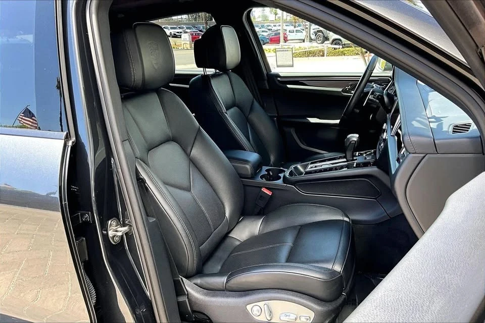 2024 Porsche Macan T - Image 6 of 15