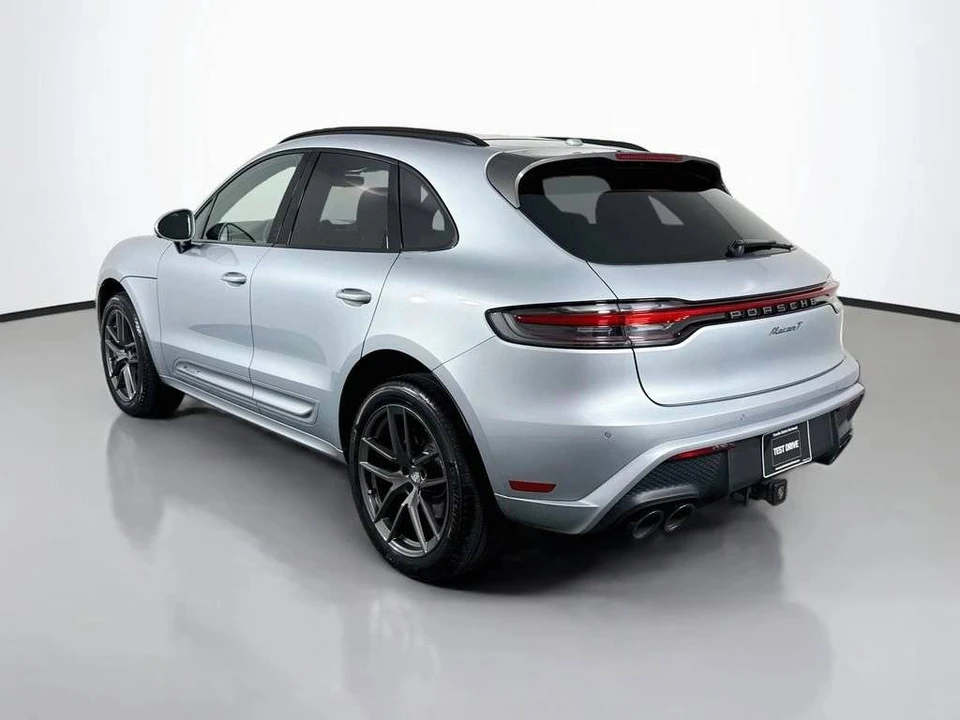 2024 Porsche Macan T - Image 3 of 4