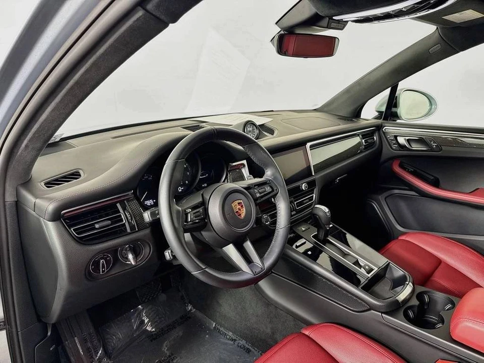 2024 Porsche Macan T - Image 4 of 4