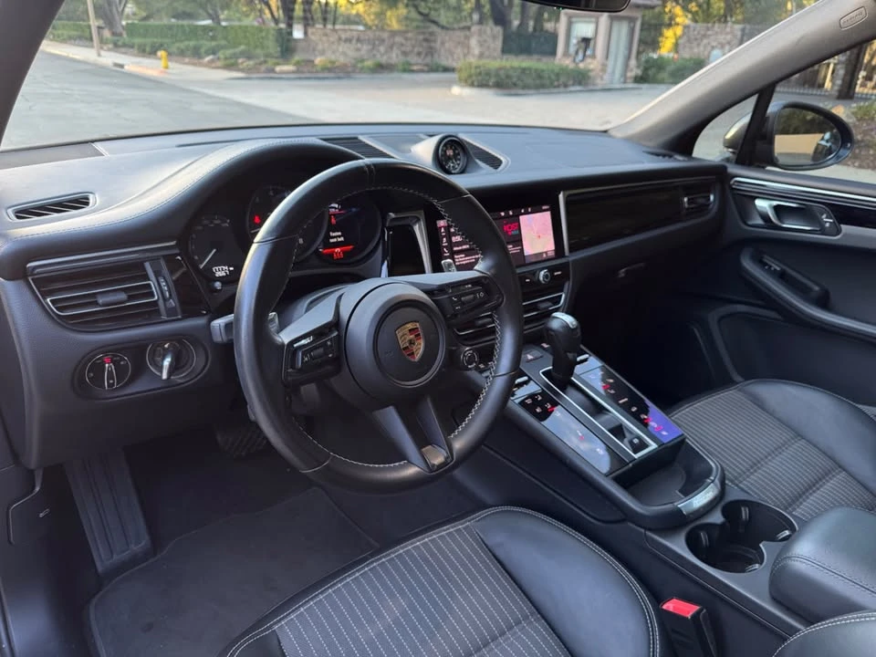2024 Porsche Macan T - Image 7 of 20