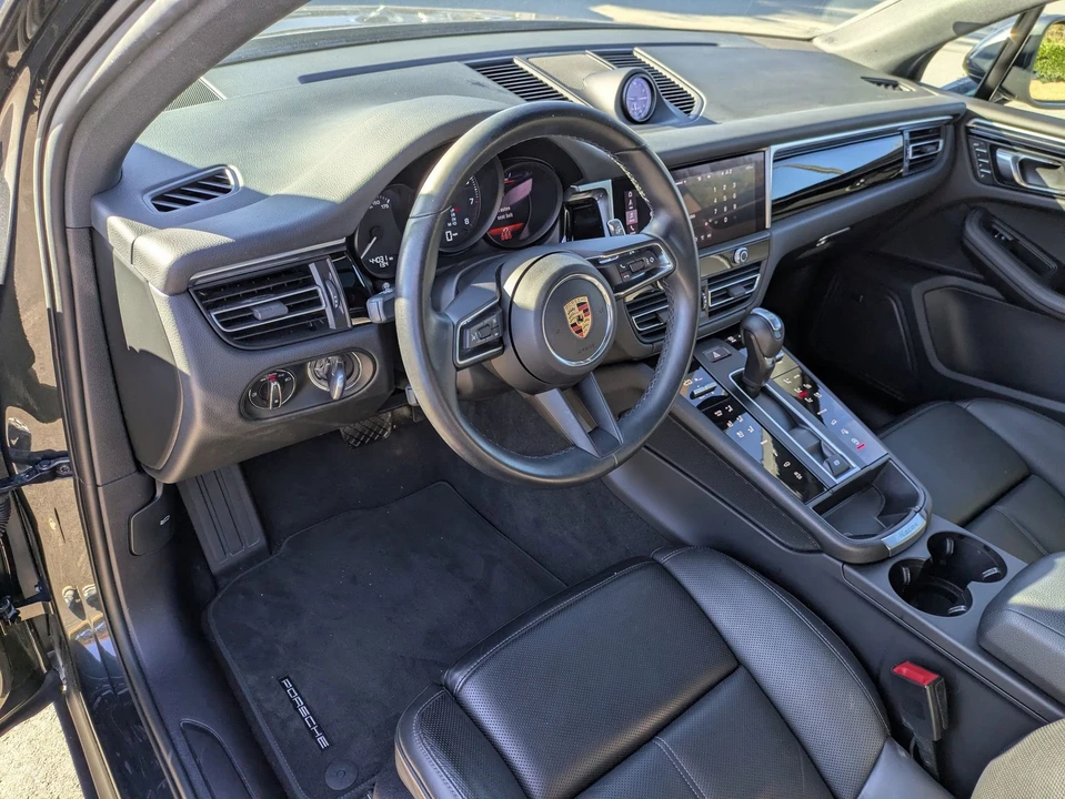 2024 Porsche Macan T - Image 14 of 21