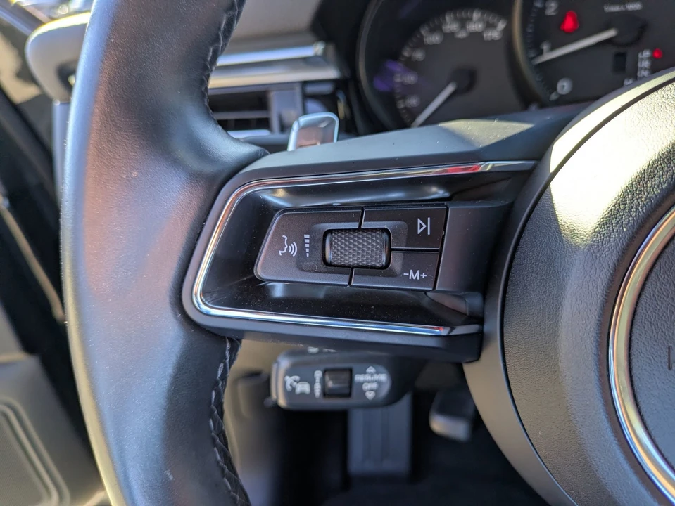 2024 Porsche Macan T - Image 18 of 21
