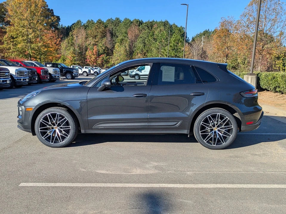 2024 Porsche Macan T - Image 7 of 21