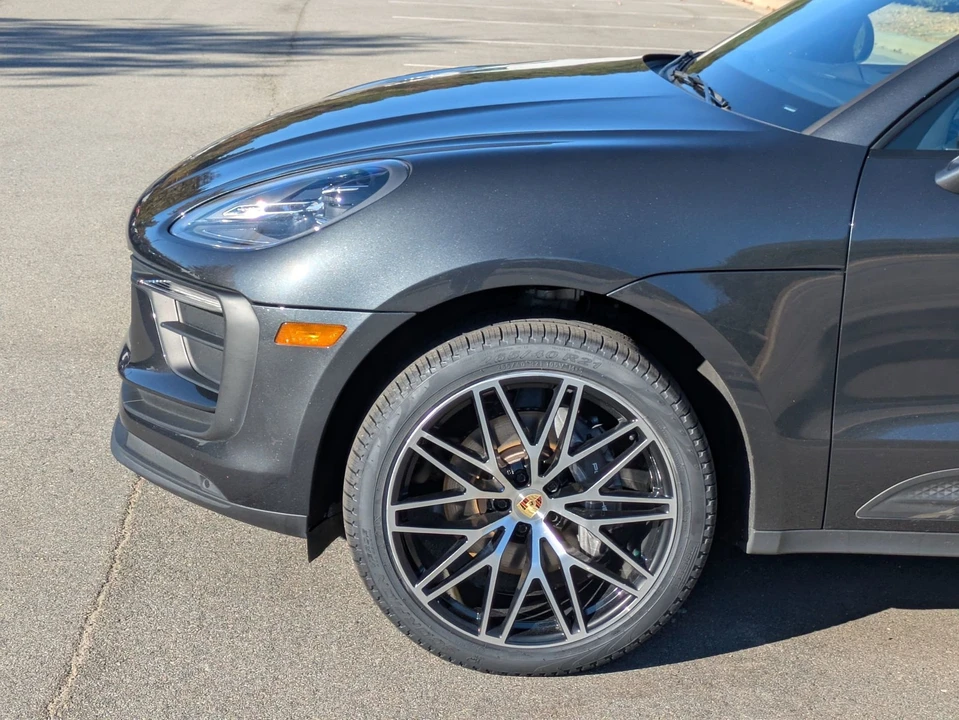 2024 Porsche Macan T - Image 11 of 21