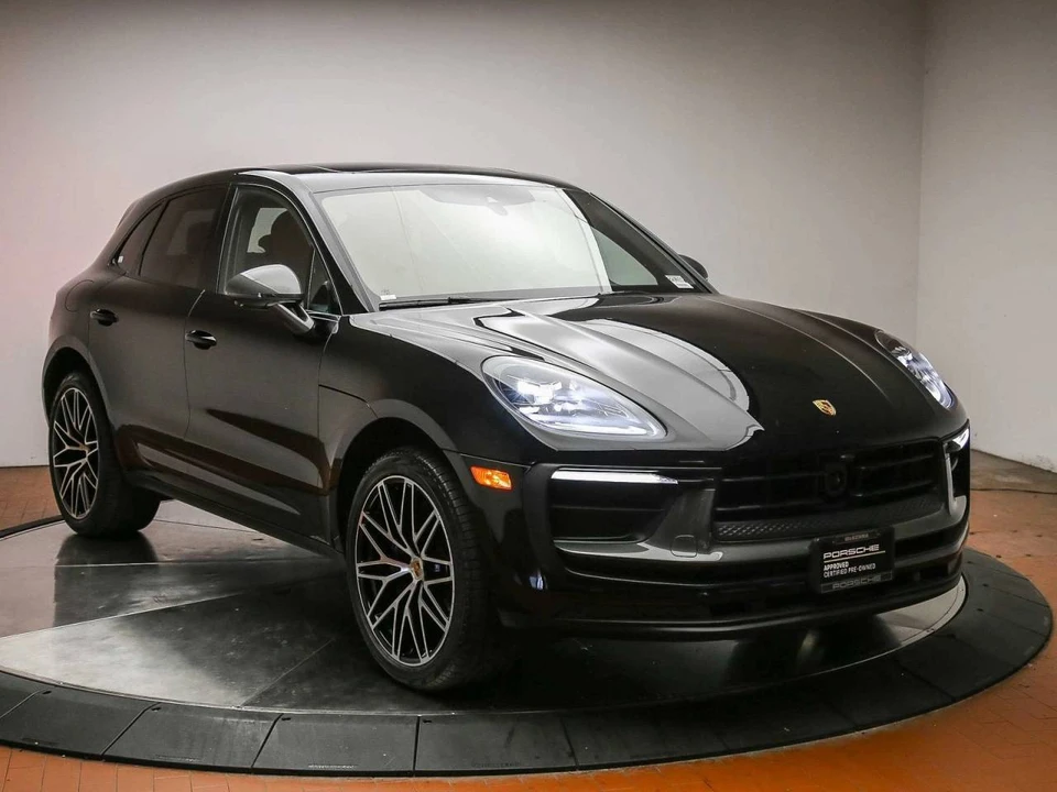 2024 Porsche Macan T - Image 3 of 4