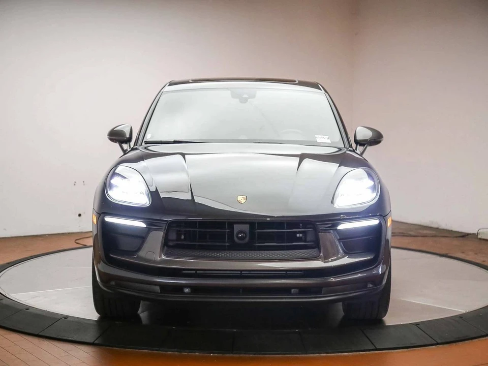 2024 Porsche Macan T - Image 3 of 4