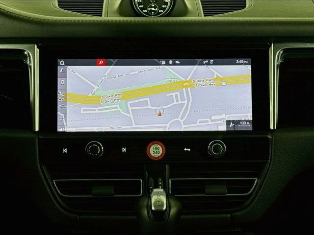 2024 Porsche Macan T - Image 15 of 20