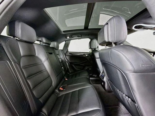 2024 Porsche Macan T - Image 19 of 20