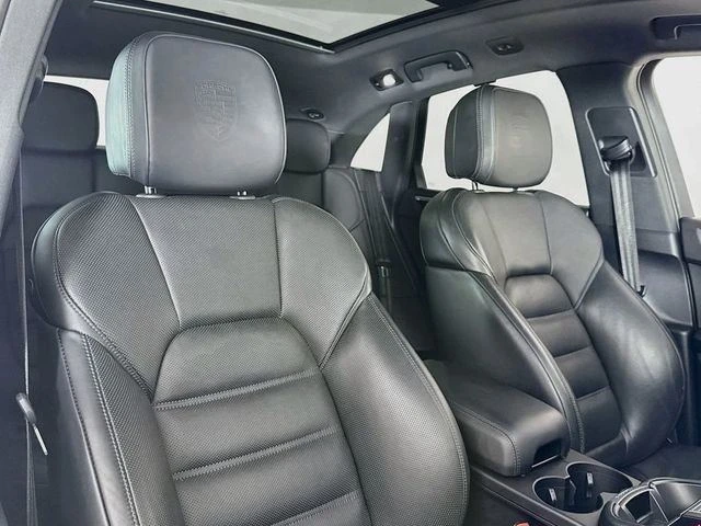 2024 Porsche Macan T - Image 18 of 20