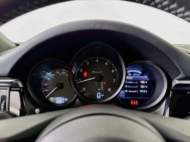 2024 Porsche Macan T - Image 13 of 20