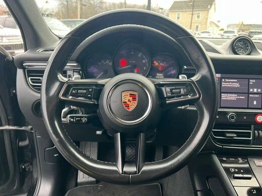 2024 Porsche Macan T - Image 4 of 4