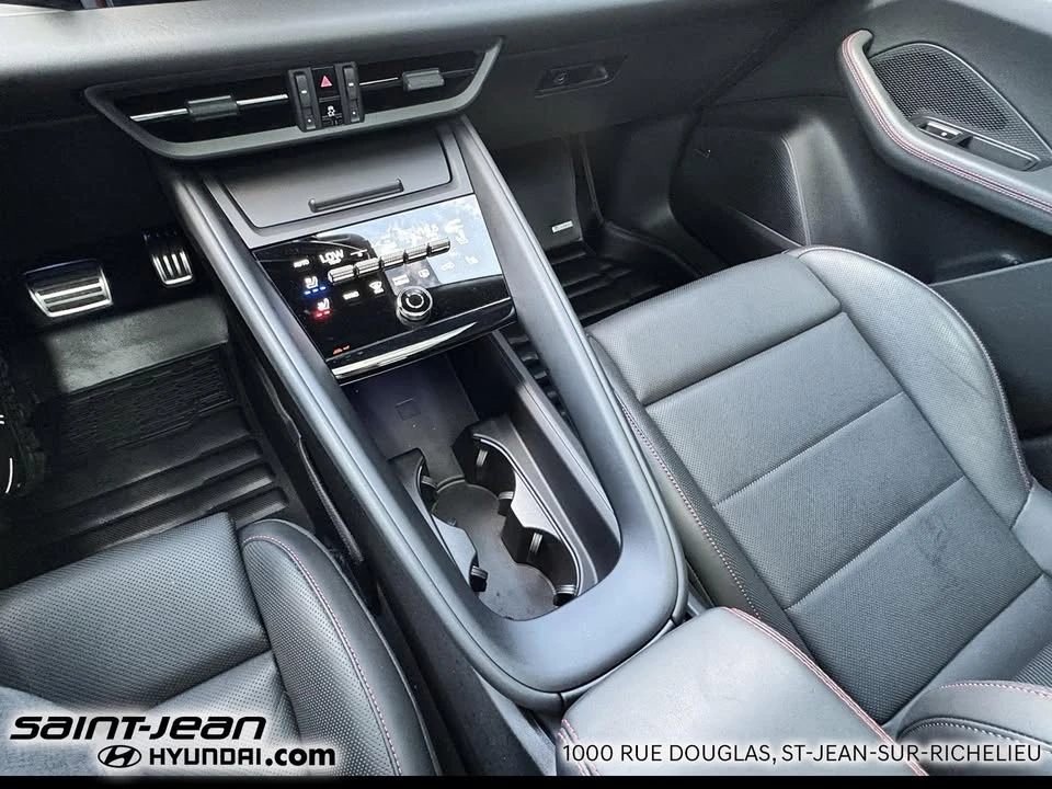 2024 Porsche Macan Electric - Image 19 of 20