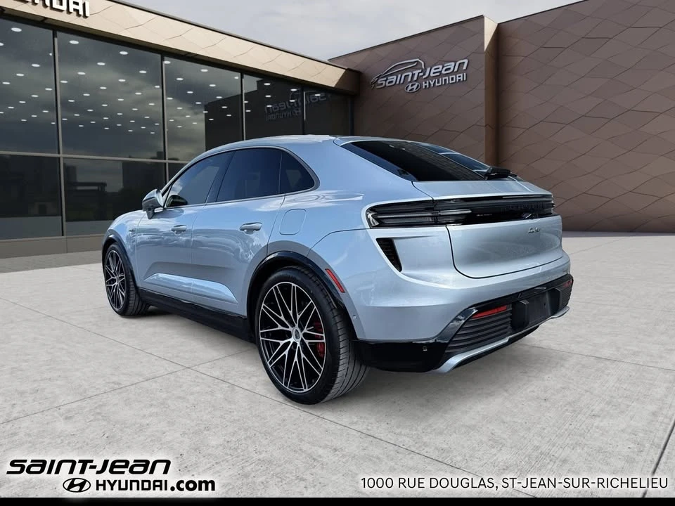 2024 Porsche Macan Electric - Image 7 of 20