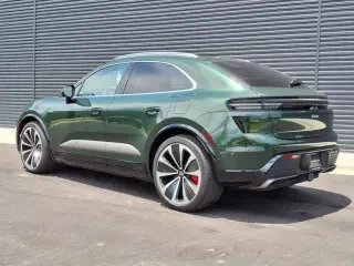 2024 Porsche Macan Electric - Image 3 of 4