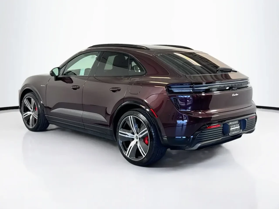 2024 Porsche Macan Electric - Image 4 of 11