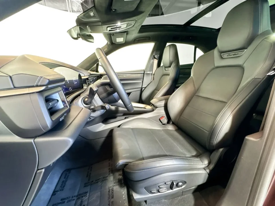 2024 Porsche Macan Electric - Image 6 of 11